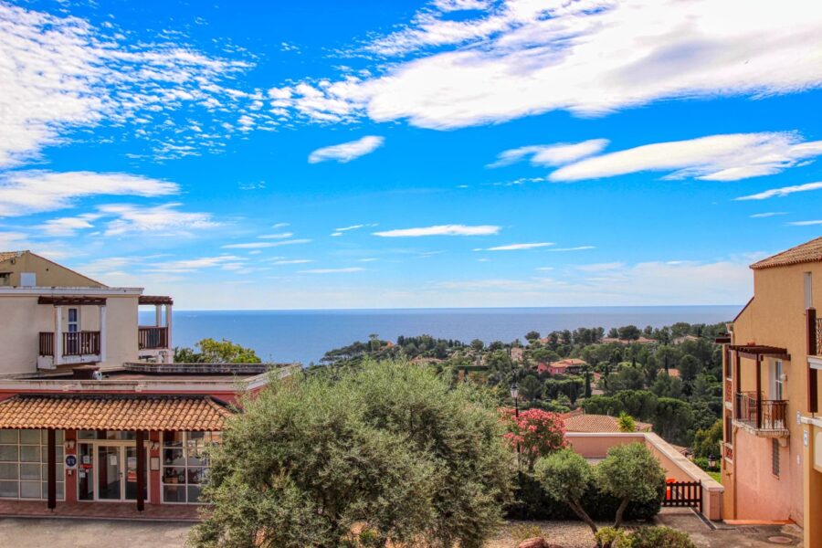 Appartement à vendre à Saint-raphaël — Vue mer — photo 2