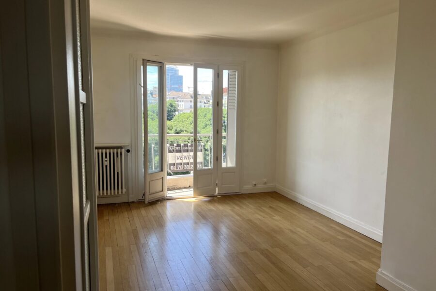 Appartement à vendre à Lyon 6ème — Vue sur la ville — photo 2