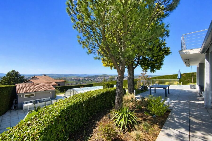 Maison à vendre à Saint-genest-lerpt — Vue nature — photo 18