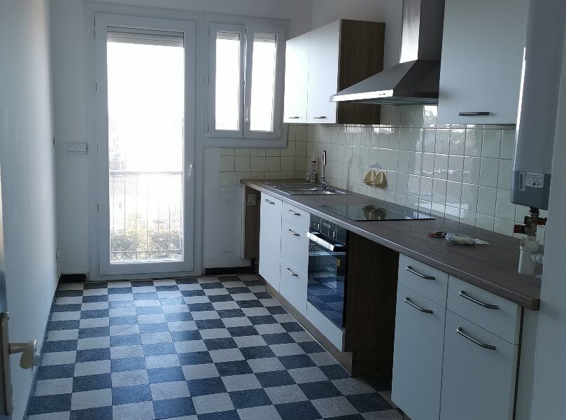 Appartement à vendre à Beziers — Vue sur la ville — photo 2