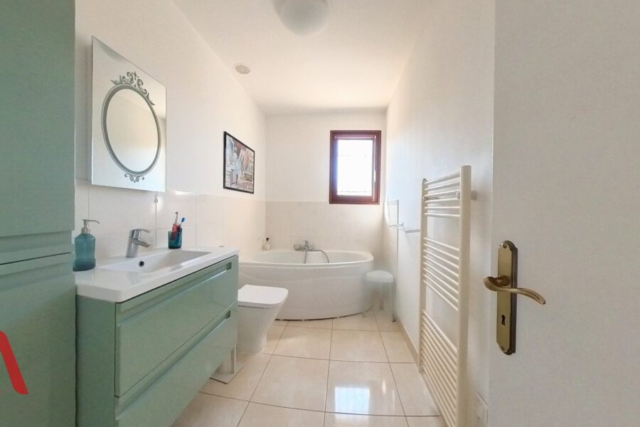 Maison à vendre à Puissalicon — Vue mer — photo 8