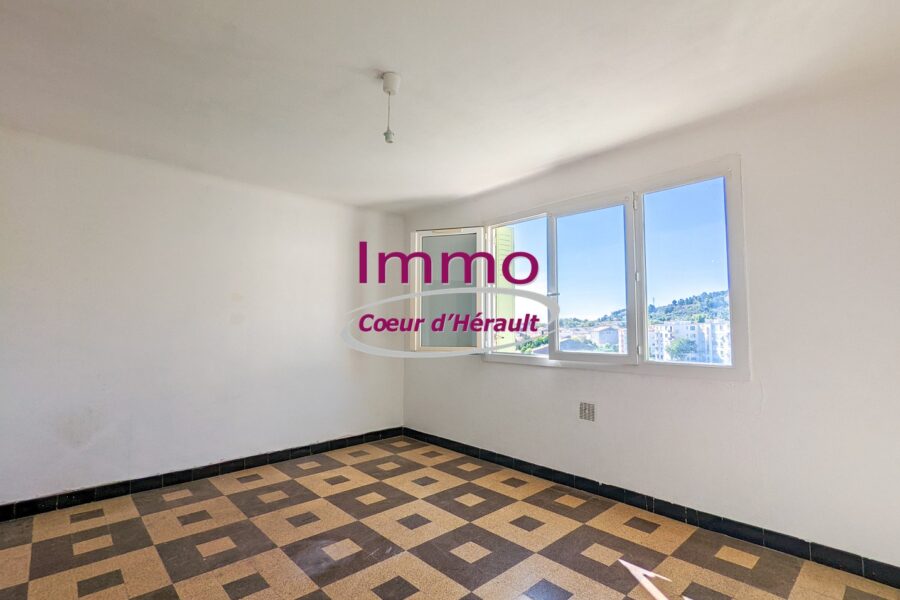 Appartement à louer à Clermont l&rsquo;herault — Vue sur la ville — photo 3