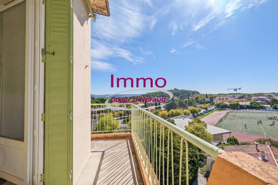 Appartement à louer à Clermont l&rsquo;herault — Vue sur la ville — photo 2