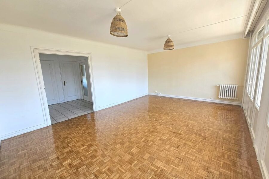 Appartement à vendre à Saint-Étienne — Vue sur la ville — photo 2