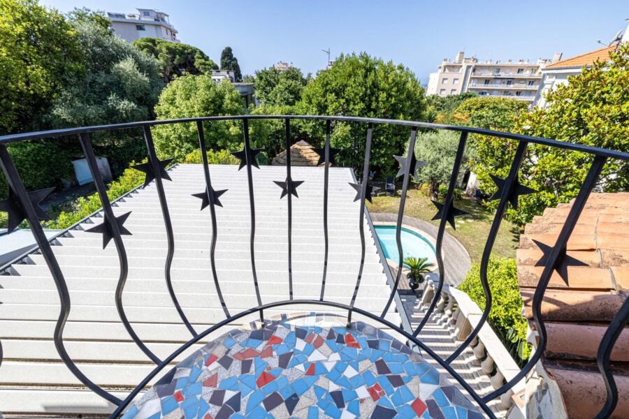 Maison à vendre à Nice — Vue parc & jardin — photo 17