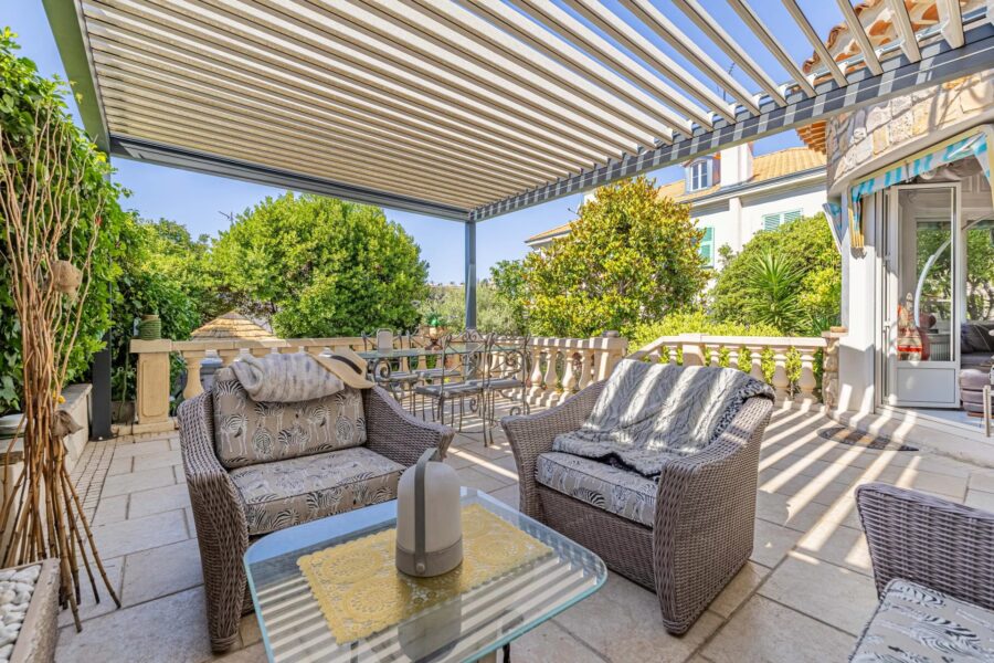 Maison à vendre à Nice — Vue parc & jardin — photo 1