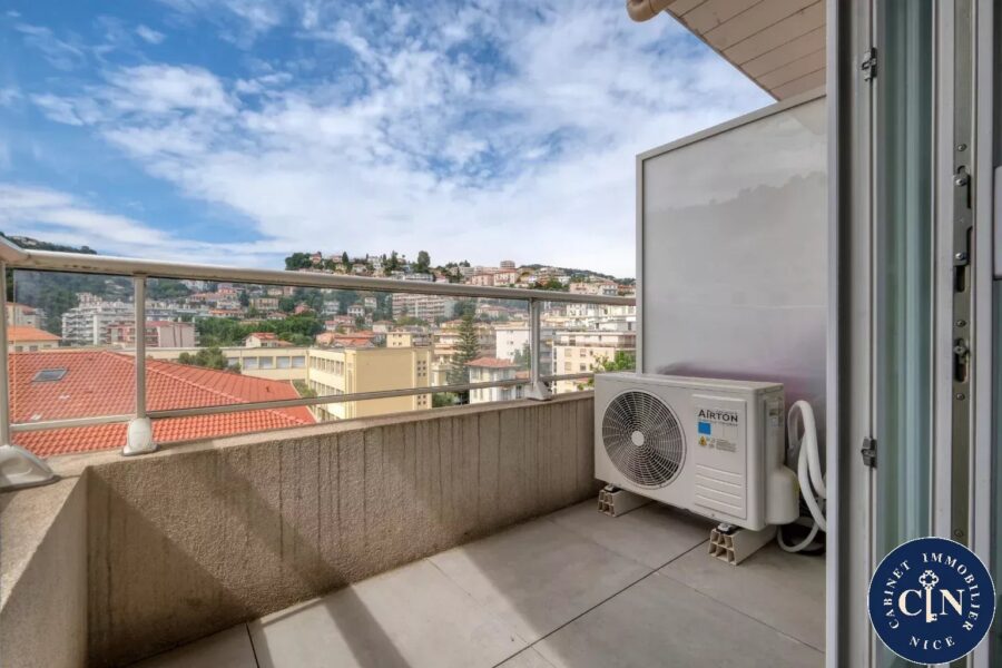 Appartement à vendre à Nice — Vue montagne — photo 1