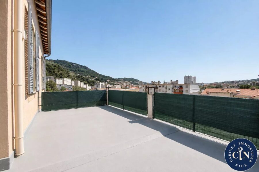 Appartement à vendre à Nice — Vue montagne — photo 1