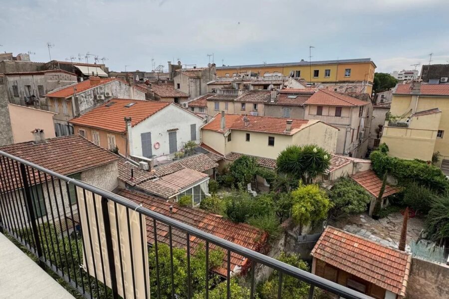 Appartement à vendre à Antibes — Vue sur la ville — photo 1