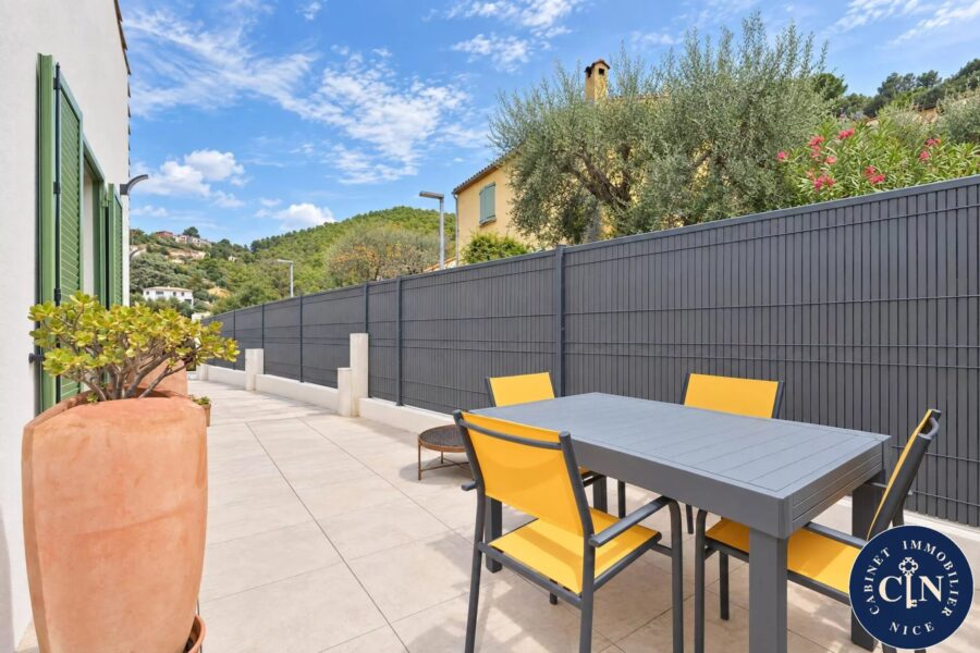 Maison à vendre à Saint-andré-de-la-roche — Vue montagne — photo 3