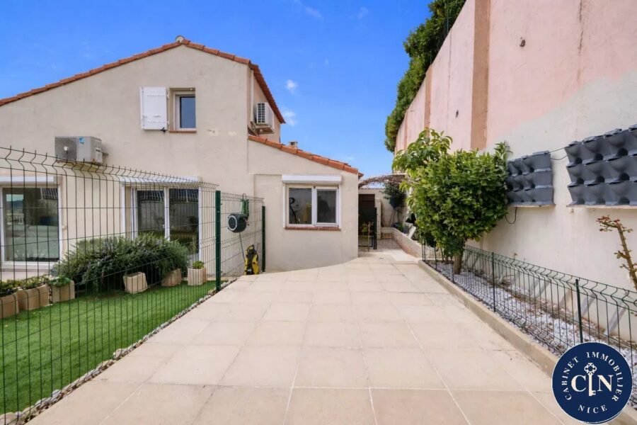 Maison à vendre à Nice — Vue sur la ville — photo 4