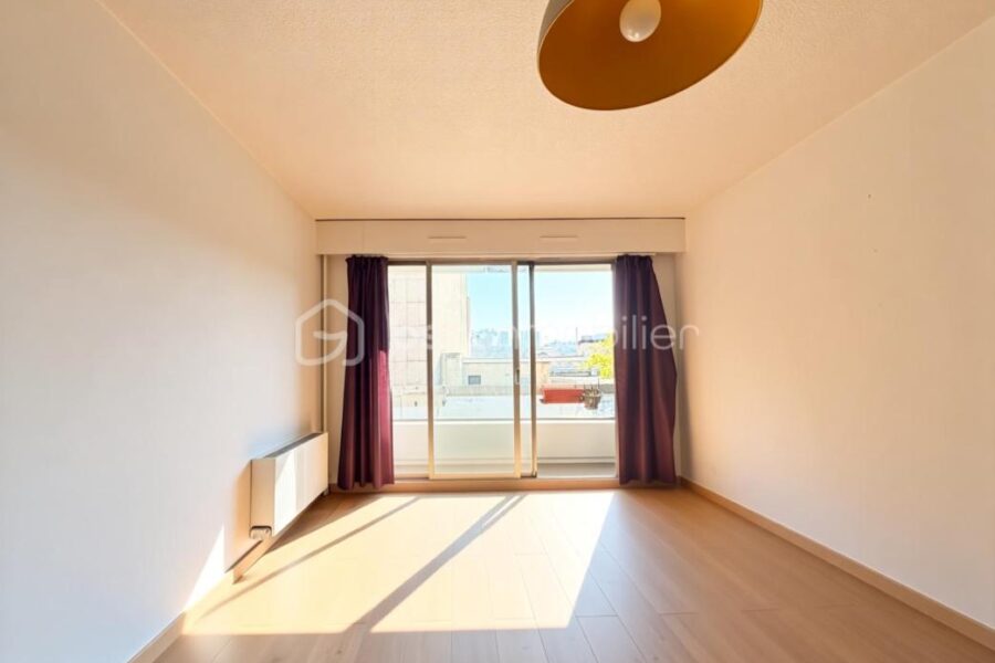 Appartement à vendre à Paris 15e arrondissement — Vue sur la ville — photo 6