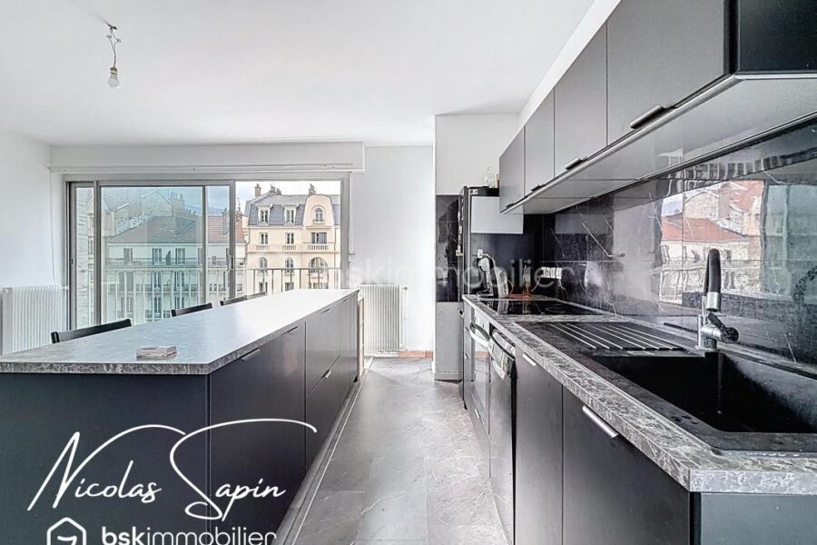 Appartement à vendre à Grenoble — Vue sur la ville — photo 4