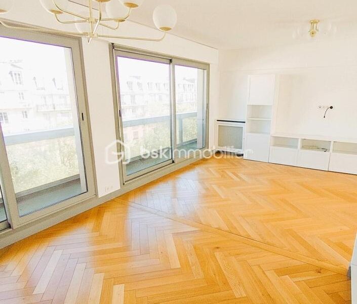 Appartement à vendre à Paris 12e arrondissement — Vue sur la ville — photo 4