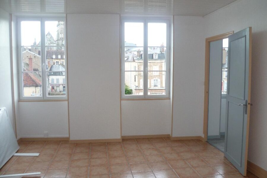 Appartement à louer à Clamecy — Vue sur la ville — photo 5