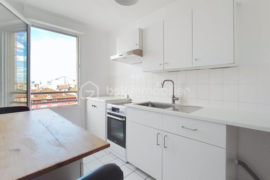 Appartement à vendre à Villeurbanne — Vue sur la ville — photo 5