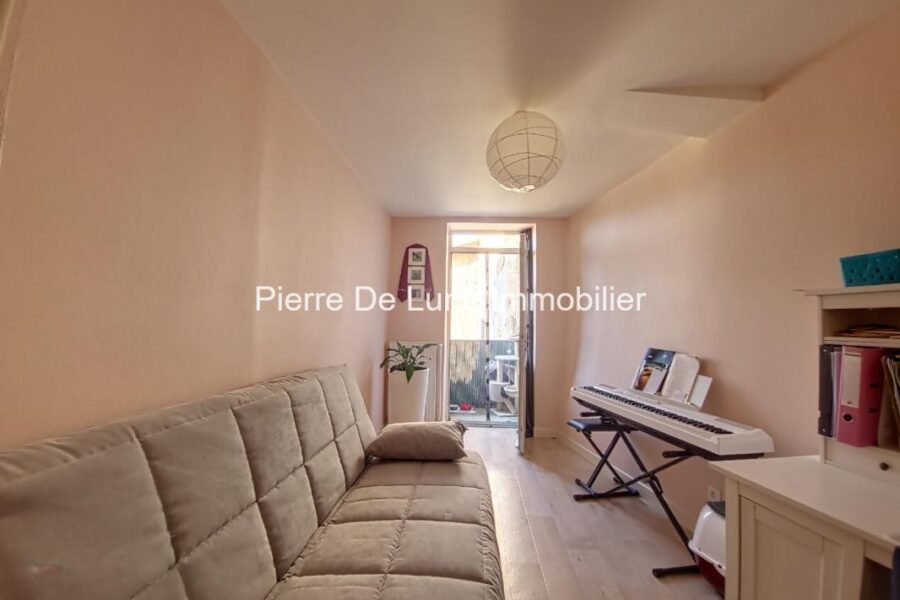 Appartement à louer à Le Bois-d&rsquo;Oingt — Vue vignes — photo 6