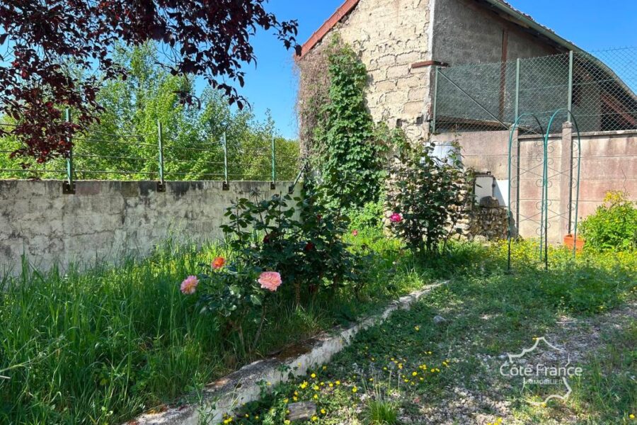 Maison à vendre à Laroche saint cydroine — Vue lac — photo 4