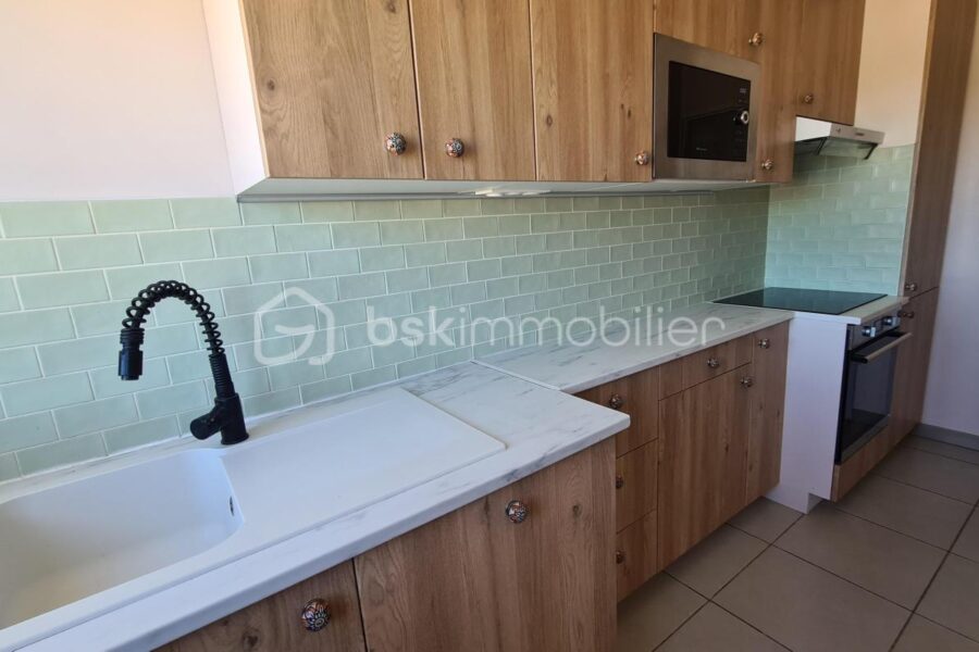Appartement à vendre à Nimes — Vue sur la ville — photo 4