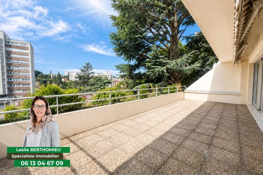 Appartement à vendre à Saint-Étienne — Vue sur la ville — photo 1