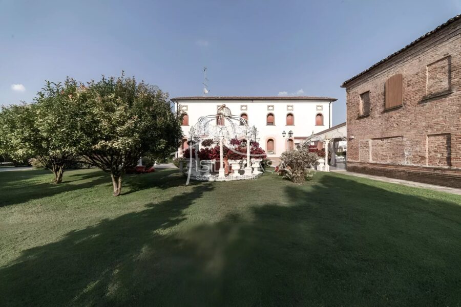 Maison à vendre à Bagnolo san vito — Vue nature — photo 1