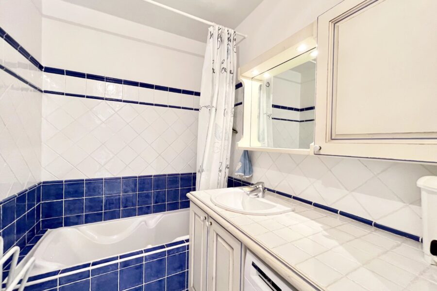 Appartement à vendre à Juan-les-pins — Vue parc & jardin — photo 9