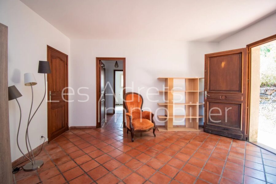 Maison à vendre à Les adrets-de-l&rsquo;estérel — Vue montagne — photo 12