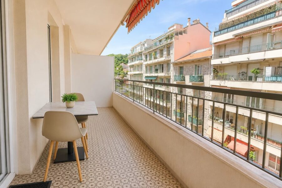 Appartement à vendre à Nice — Vue sur la ville — photo 1