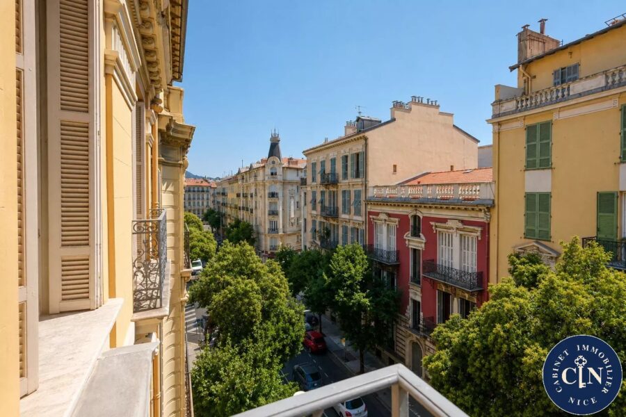Appartement à vendre à Nice — Vue sur la ville — photo 1