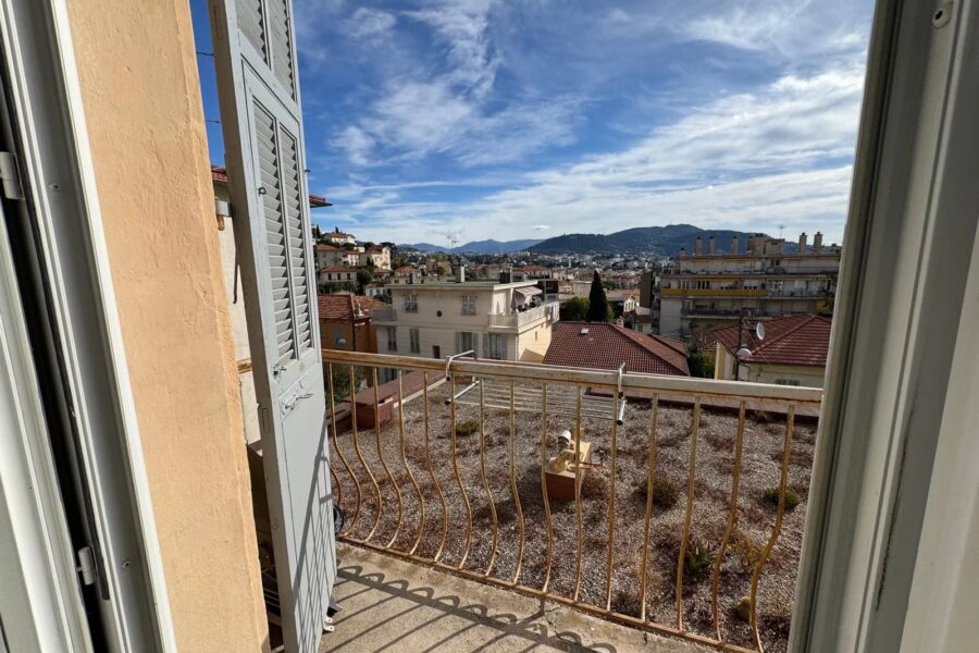 Appartement à louer à Nice — Vue sur la ville — photo 7
