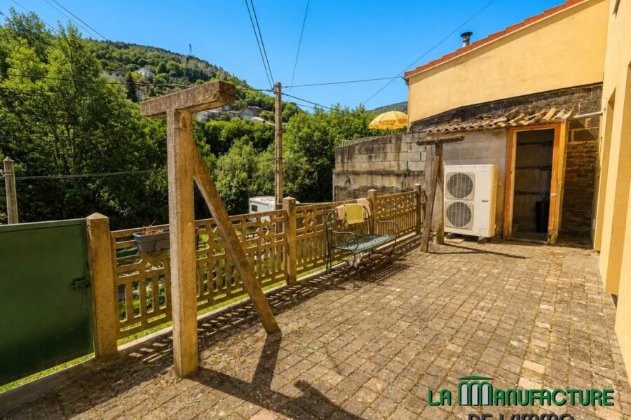 Maison à vendre à Saint-Étienne — Vue montagne — photo 1