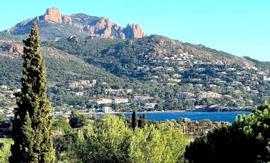 Appartement à vendre à Agay — Vue mer — photo 1