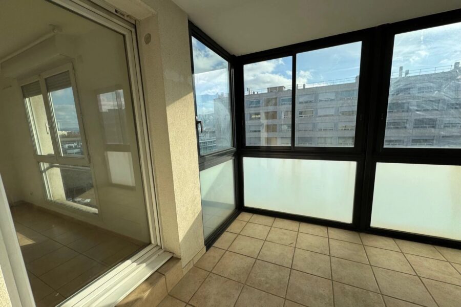 Appartement à vendre à Marseille 8ème — Vue sur la ville — photo 16