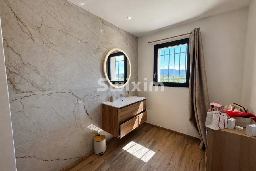 Maison à vendre à Grignan — Vue montagne — photo 10