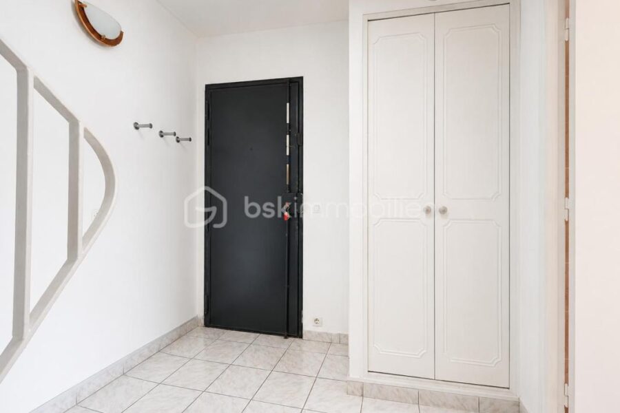 Appartement à vendre à Bobigny — Vue sur la ville — photo 6