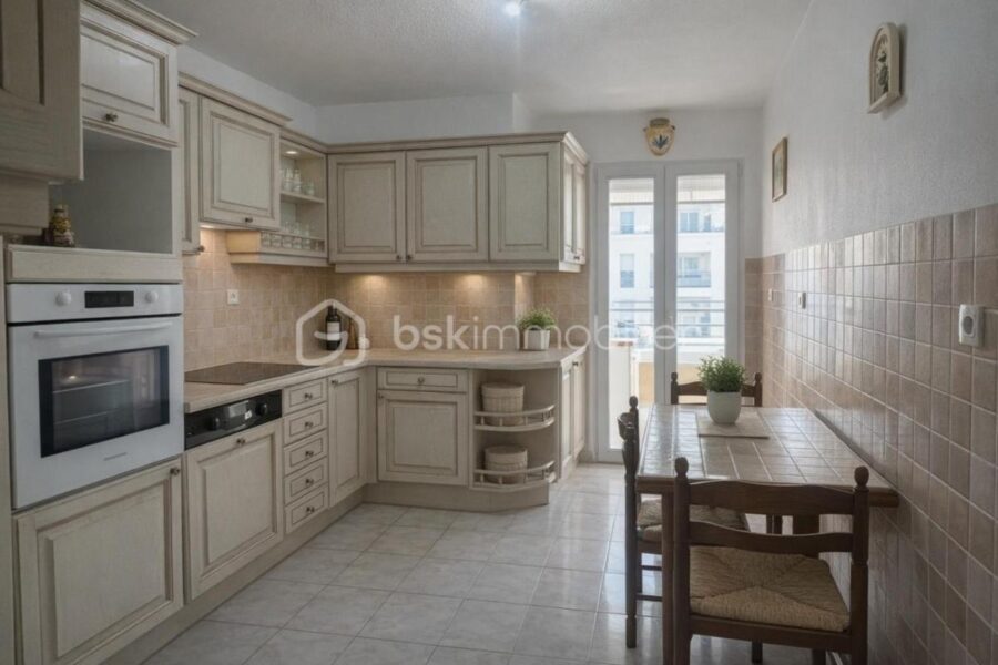 Appartement à vendre à Six fours les plages — Vue parc & jardin — photo 6