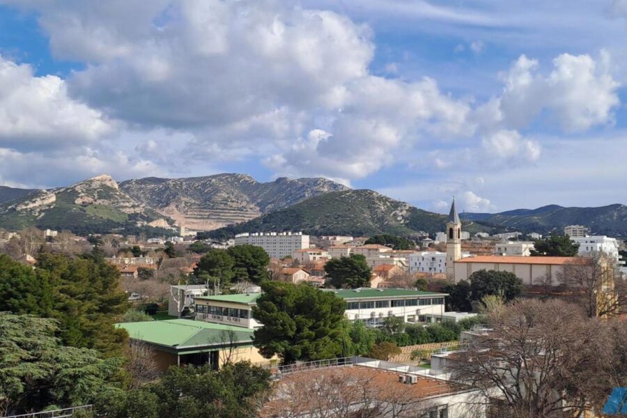 Appartement à vendre à Marseille — Vue sur la ville — photo 1
