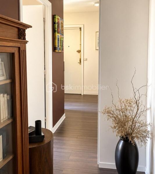 Appartement à vendre à Paris 15e arrondissement — Vue sur la ville — photo 5