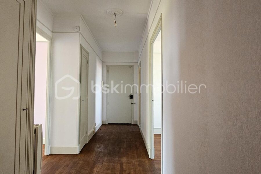 Appartement à vendre à Vichy — Vue sur la ville — photo 5