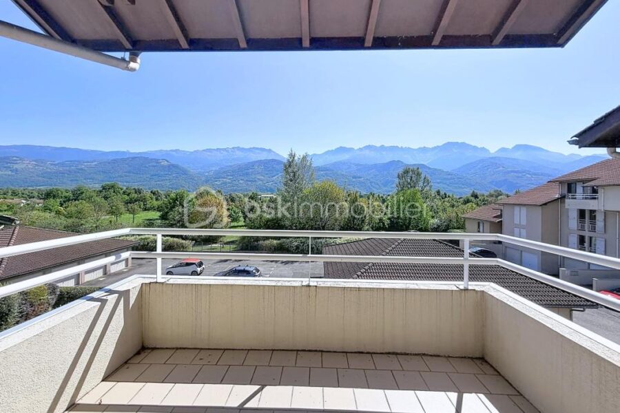 Appartement à vendre à Crolles — Vue montagne — photo 1