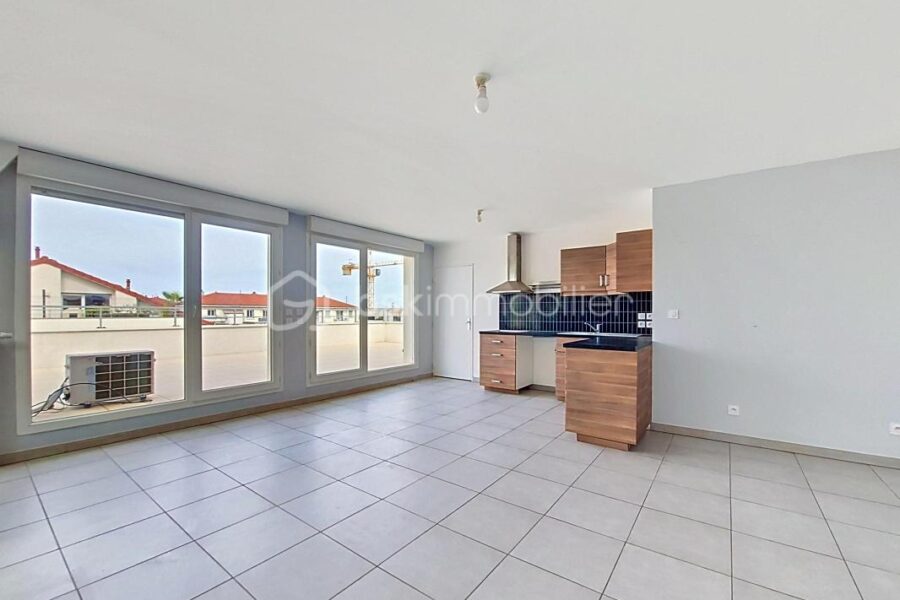 Appartement à vendre à Vénissieux — Vue sur la ville — photo 5
