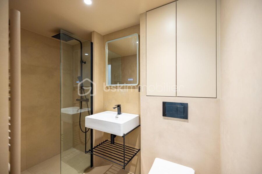 Maison à vendre à Paris 14e arrondissement — Vue sur la ville — photo 6