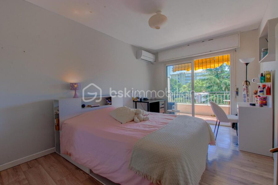 Appartement à vendre à Antibes — Vue parc & jardin — photo 5