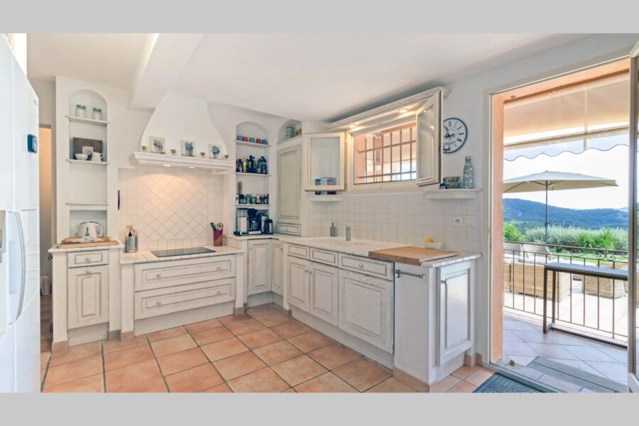 Maison à vendre à La garde-freinet — Vue montagne — photo 16