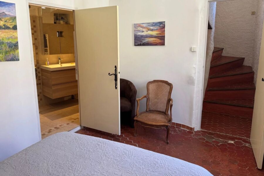 Maison à vendre à Cotignac — Vue sur la ville — photo 18