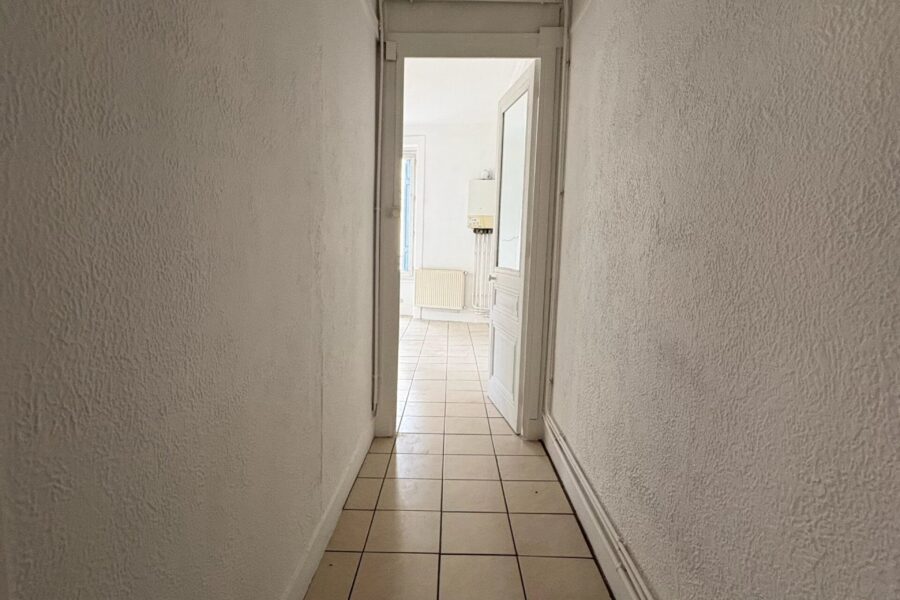 Appartement à louer à Saint-Étienne — Vue sur la ville — photo 8