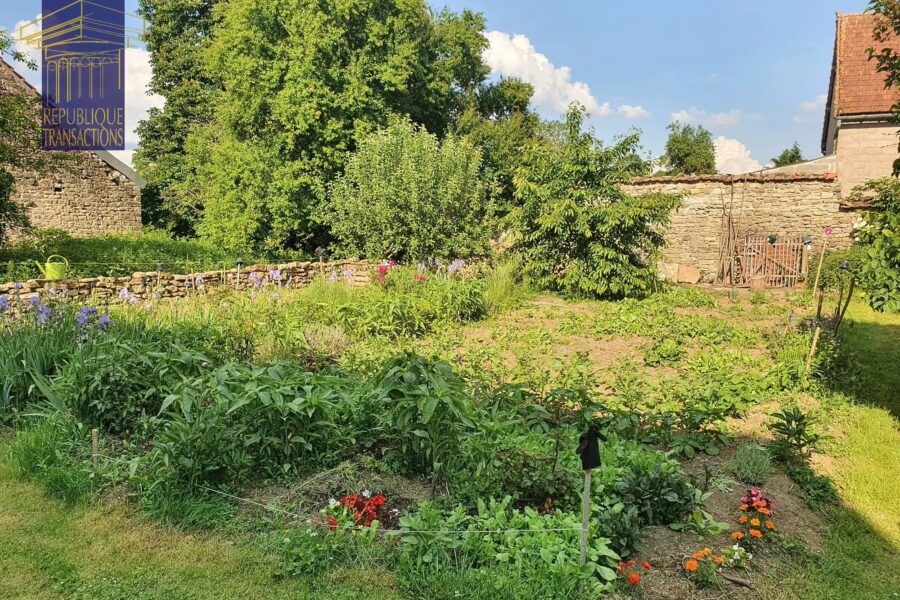Maison à vendre à Bligny-sur-ouche — Vue parc & jardin — photo 1