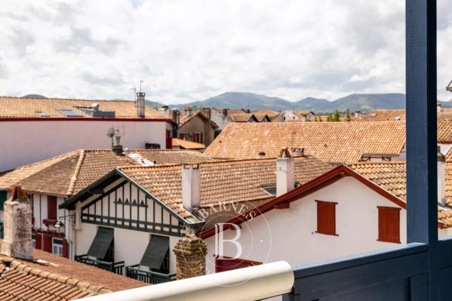 Appartement à vendre à Saint-jean-de-luz — Vue montagne — photo 1