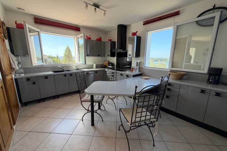 Maison à vendre à Istres — Vue lac — photo 11