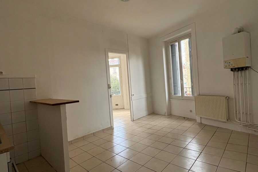 Appartement à louer à Saint-Étienne — Vue sur la ville — photo 9